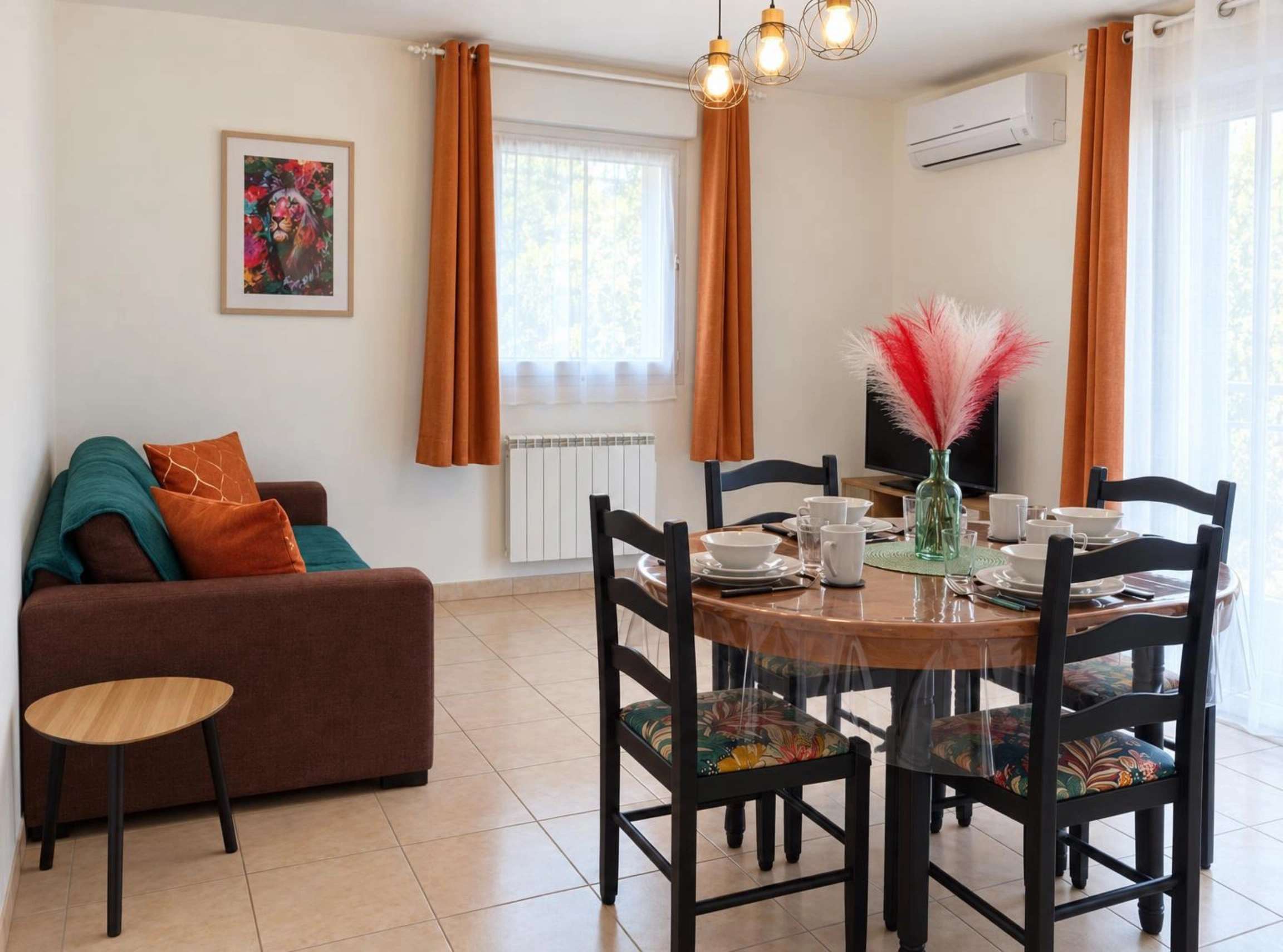 Espace séjour confortable pour location d'appartement de vacances à Béziers