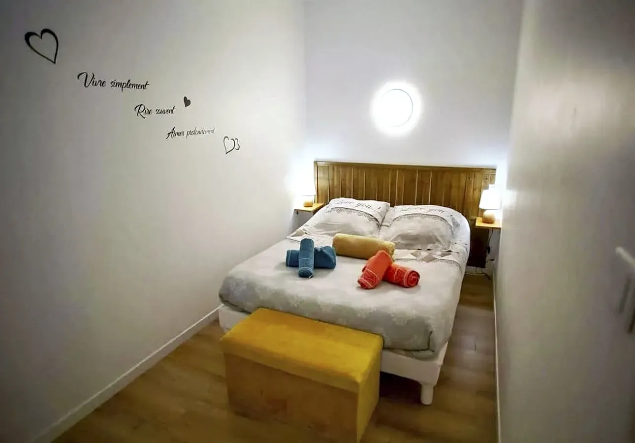 Chambre confortable dans appartement de vacances à Béziers