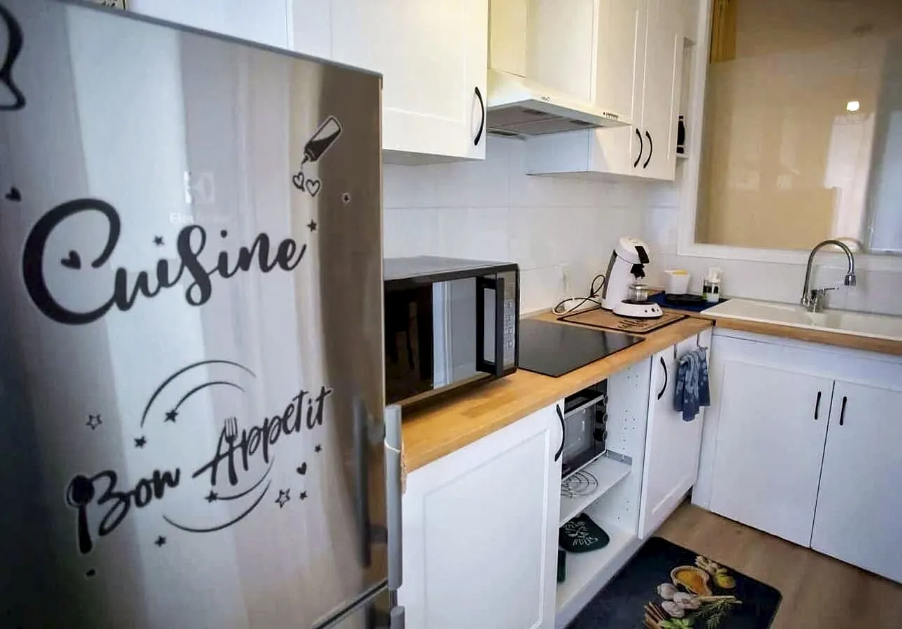 Cuisine équipée dans appartement de location à Béziers